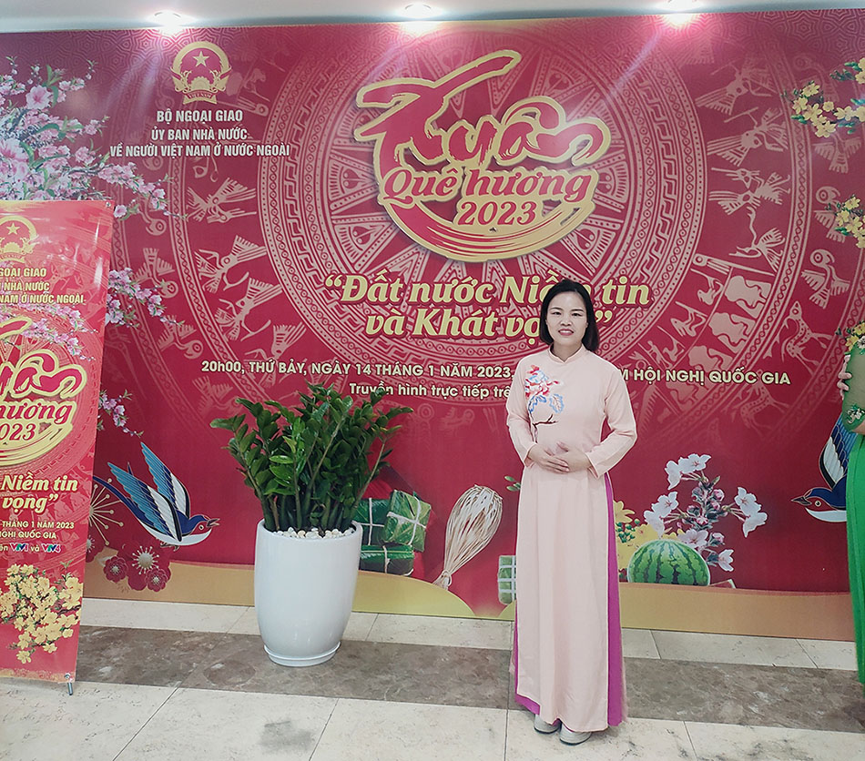 川渝越南同乡会会长阮氏兰(Nguyên Thị Lan)博士参加2023年越南家乡之春